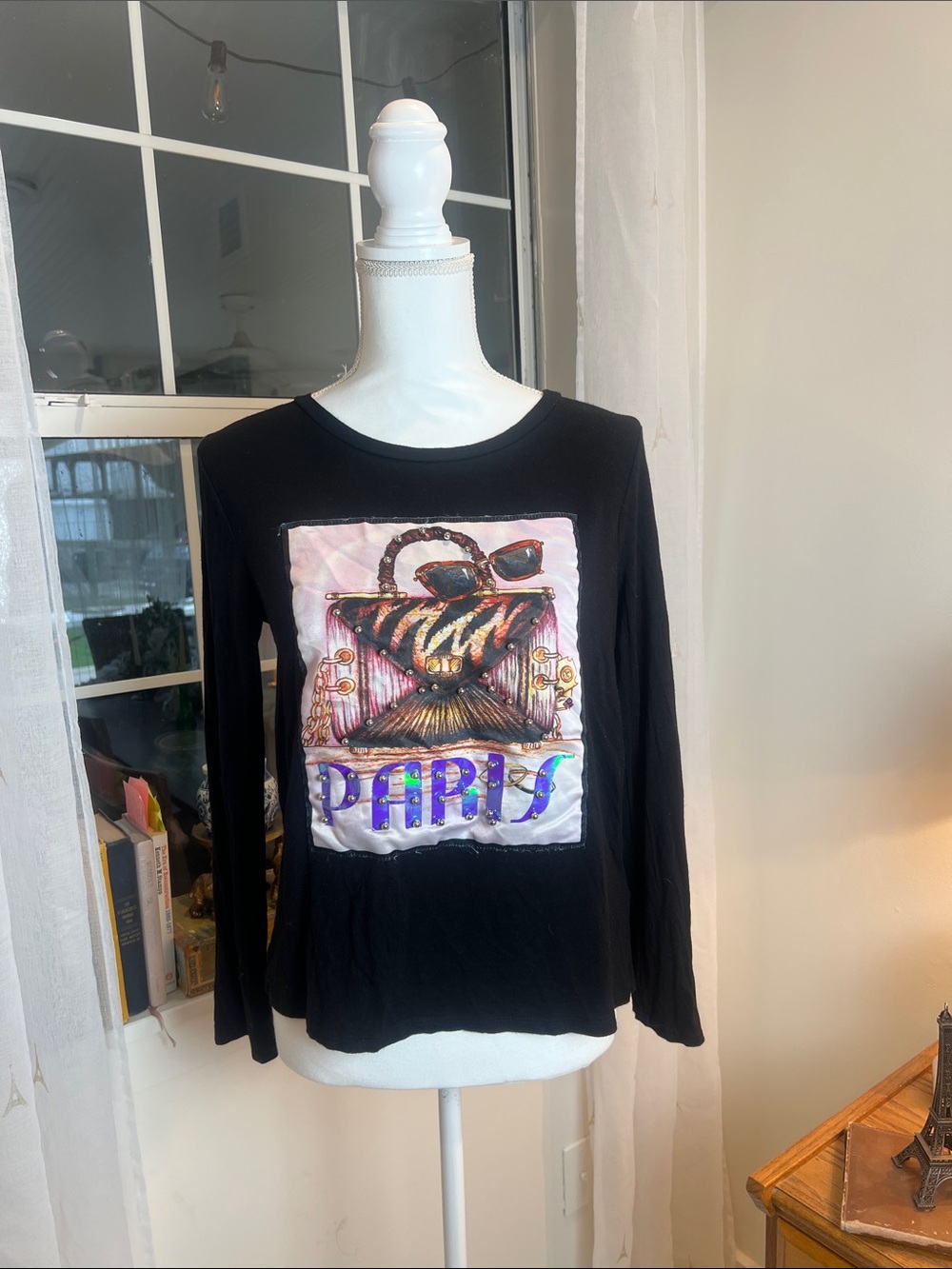 love J Black Top with Multicolor Paris Logo size medium. - Picture 2 of 7